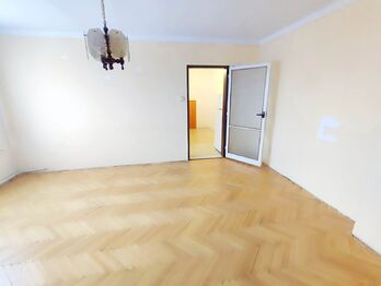 pokoj č.1 - Prodej bytu 2+1 v družstevním vlastnictví 45 m², Husinec