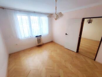 pokoj č.2 - Prodej bytu 2+1 v družstevním vlastnictví 45 m², Husinec