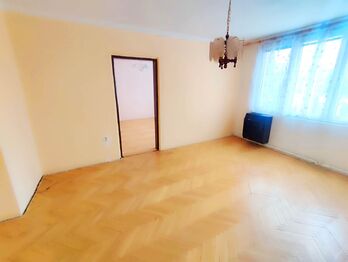 pokoj č.1 - Prodej bytu 2+1 v družstevním vlastnictví 45 m², Husinec