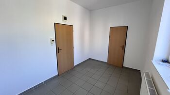 Pronájem obchodních prostor 85 m², Pelhřimov