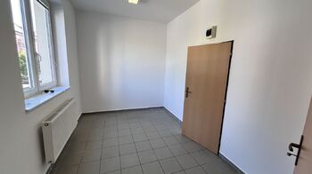 Pronájem obchodních prostor 85 m², Pelhřimov