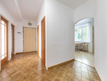 Chodba - Pronájem bytu 3+1 v osobním vlastnictví 83 m², Praha 4 - Podolí