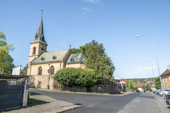 Prodej pozemku 982 m², Praha 9 - Hloubětín