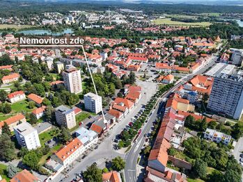 pohled na náměstí - Prodej obchodních prostor 503 m², Dobříš