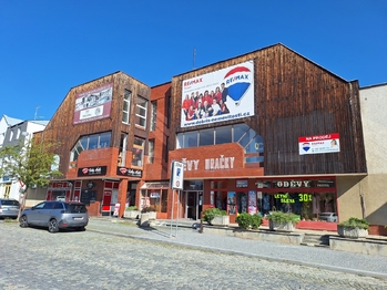 pohled z ulice - Prodej obchodních prostor 503 m², Dobříš 