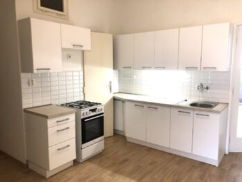 Pronájem bytu 2+1 v osobním vlastnictví 69 m², Praha 8 - Kobylisy