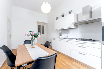 Prodej bytu 3+1 v osobním vlastnictví 119 m², Praha 4 - Kunratice