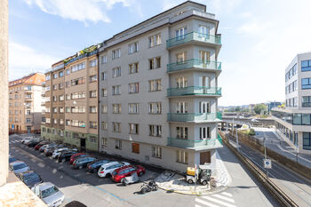 Prodej bytu 2+1 v osobním vlastnictví 52 m², Praha 7 - Holešovice