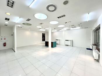 Prodej obchodních prostor 72 m², Karlovy Vary