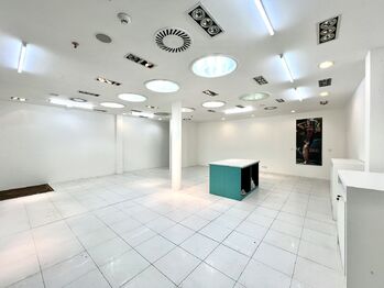 Prodej obchodních prostor 72 m², Karlovy Vary