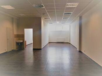 Pronájem obchodních prostor 86 m², Rožnov pod Radhoštěm