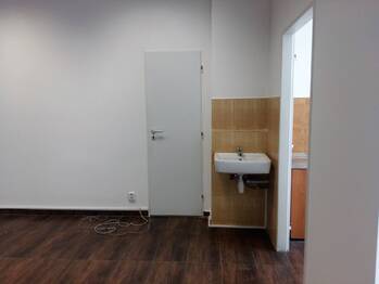 Pronájem obchodních prostor 86 m², Rožnov pod Radhoštěm