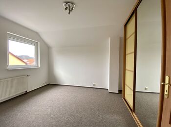 Pronájem domu 103 m², Praha 9 - Satalice