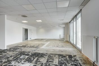 pohled 2 NP - Pronájem obchodních prostor 277 m², Brno