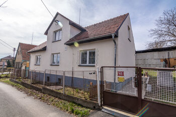 Prodej domu 300 m², Svinaře