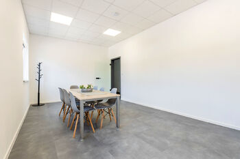 Pronájem kancelářských prostor 27 m², Krupka