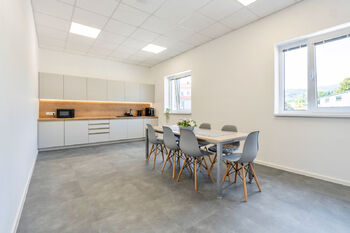 Pronájem kancelářských prostor 27 m², Krupka