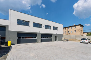 Pronájem kancelářských prostor 27 m², Krupka