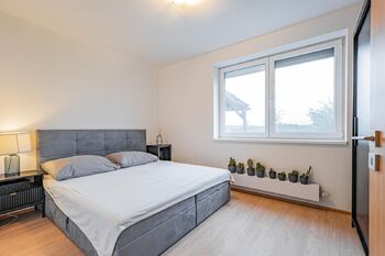 Pronájem bytu 2+kk v osobním vlastnictví 56 m², Hostivice