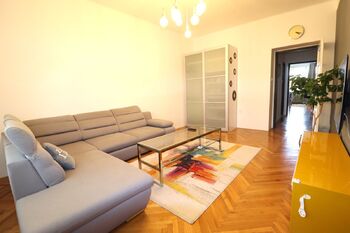 Obývací pokoj - Pronájem bytu 3+1 v osobním vlastnictví 92 m², Praha 5 - Smíchov 