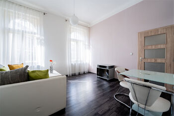 Pronájem bytu 2+kk v osobním vlastnictví 41 m², Praha 5 - Smíchov