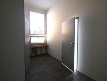 Pronájem komerčního prostoru 35 m², Praha 8 - Čimice