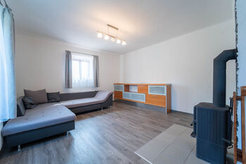 Pronájem domu 95 m², Jesenice