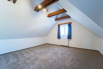 Pronájem domu 95 m², Jesenice