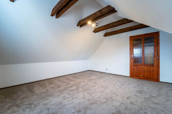 Pronájem domu 95 m², Jesenice