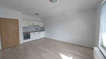 Pronájem bytu 1+kk v osobním vlastnictví 35 m², Praha 9 - Čakovice