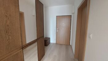 Pronájem bytu 1+kk v osobním vlastnictví 35 m², Praha 9 - Čakovice