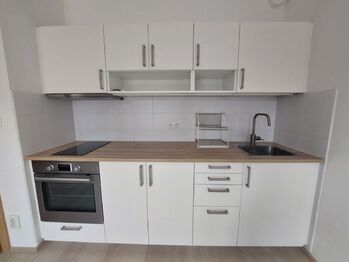 Pronájem bytu 1+kk v osobním vlastnictví 35 m², Praha 9 - Čakovice