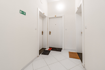 Pronájem bytu 1+kk v osobním vlastnictví 36 m², Praha 7 - Holešovice