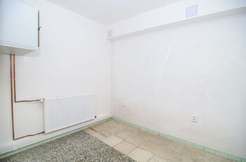 Pronájem obchodních prostor 84 m², Polička