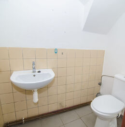 Pronájem obchodních prostor 84 m², Polička