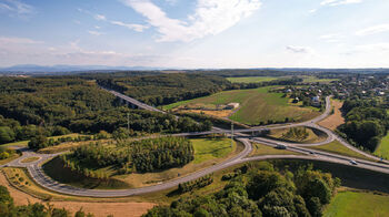 Prodej pozemku 16361 m², Hrabyně