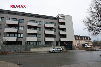 Pronájem bytu 1+kk v osobním vlastnictví 38 m², Praha 6 - Suchdol