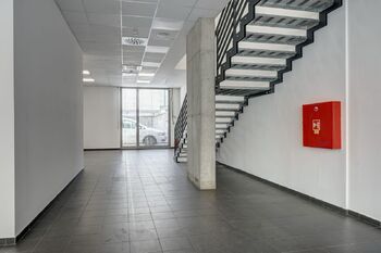 průchod 1 NP - Pronájem obchodních prostor 277 m², Brno