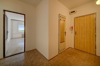 předsíň - Prodej bytu 2+1 v osobním vlastnictví 58 m², Třemošnice