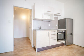 Prodej bytu 2+kk v osobním vlastnictví 51 m², Praha 8 - Libeň