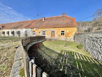 Pohled na byt/dům s předzahrádkou - Pronájem bytu 3+1 v osobním vlastnictví 98 m², Radomyšl