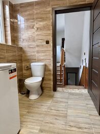 Prodej domu 220 m², Oslavany