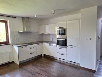 kuchyň - Pronájem domu 221 m², Dublovice