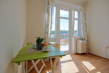 Prodej bytu 1+kk v osobním vlastnictví 29 m², Praha 5 - Jinonice