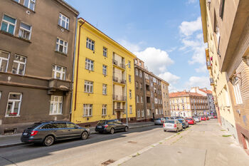 Pronájem bytu 2+kk v družstevním vlastnictví 52 m², Praha 4 - Podolí