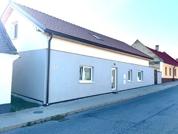 Prodej domu 176 m², Rostoklaty