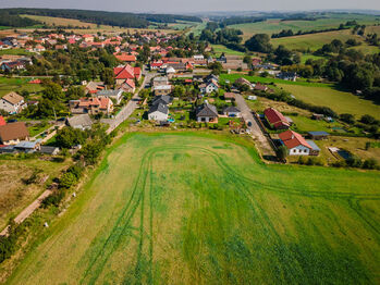 Prodej pozemku 1092 m², Jedomělice