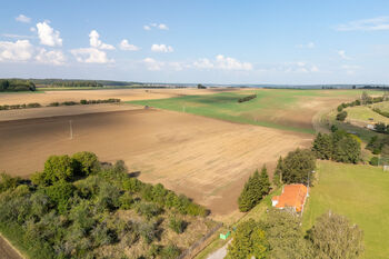 Prodej pozemku 1617 m², Běleč