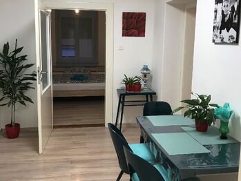 JÍDELNA - Pronájem bytu 2+1 v osobním vlastnictví 68 m², Uherský Brod 