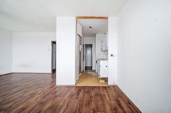 Prodej bytu 1+kk v osobním vlastnictví 40 m², Praha 8 - Bohnice